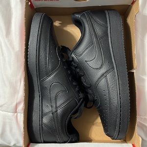 NWT Men’s Nike Court Lo Tops 🏀